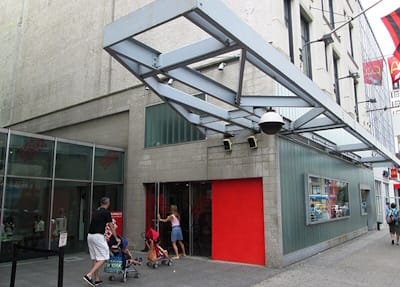 Founded in 1968, the Studio Museum in Harlem was the first museum in the U.S. devoted to the art of African Americans, specializing in 19<sup>th</sup> and 20<sup>th</sup> century art.