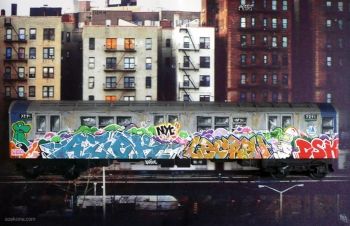 ett fotografi från 2010 av ett New York City Graffiti-täckt tunnelbanetåg.