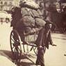 Eugène Atget: Ragpicker, avenue des Gobelins (1901)