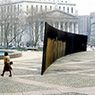 Richard Serra: Tilted Arc (1981)