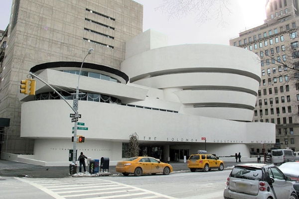 Frank Lloyd Wright: Solomon R. Guggenheim Museum (1943-59)